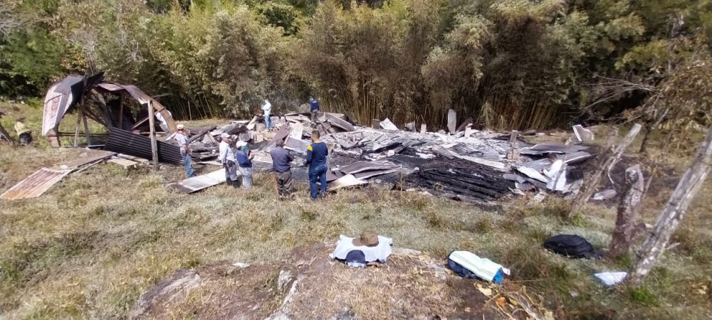 Incendió consumió una vivienda y dejó a una persona muerta en la zona rural de Villarrica