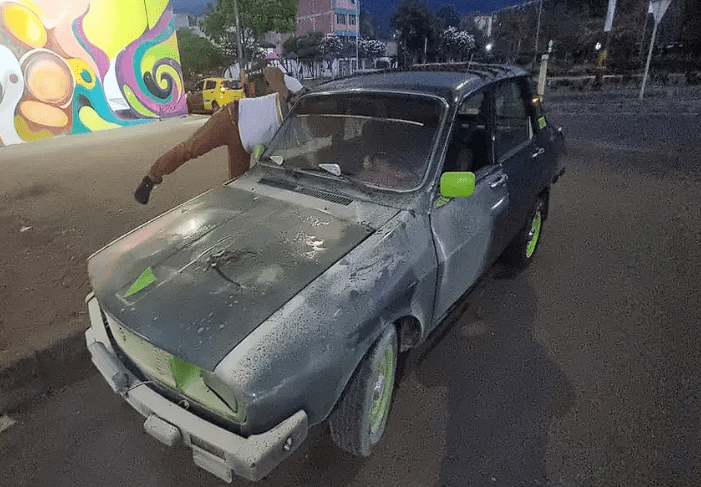 Un vehículo se prendió en llamas cerca al Éxito en Ibagué, no resultaron personas lesionadas