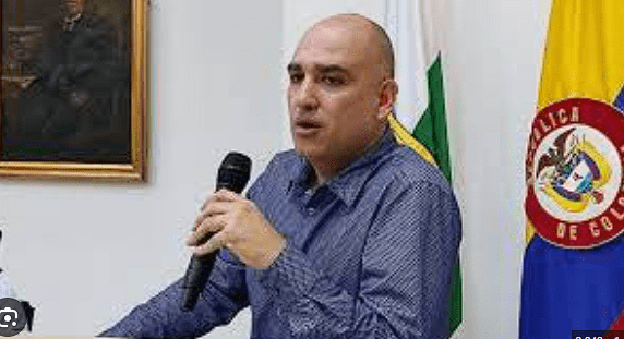 El alcalde inhabilitado del municipio de Bello, Antioquia, Oscar Andrés Pérez, le formularán cargos por sobrecostos en un contrato   