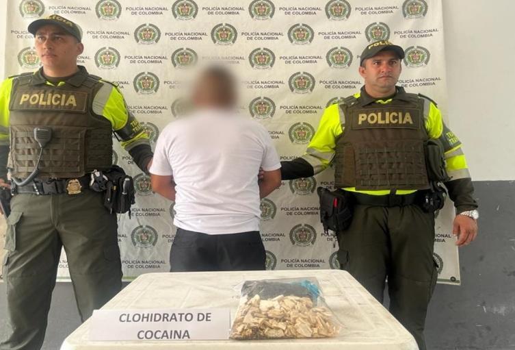 En un operativo de la Policía Tolima, un hombre fue capturado con un kilogramo de cocaína en el Espinal