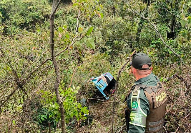 Una persona muerta y 12 fallecidas dejo grave accidente de una buseta de la empresa Cotaxi, en el norte de Santander