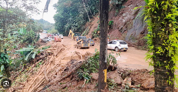 Transportadores denuncian daños en las vías en el Urabá Antioqueño, lo que les impide continuar con sus rutas