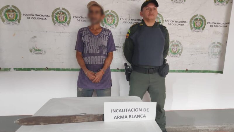 En el municipio de Tesalia, un hombre fue capturado por maltrato animal