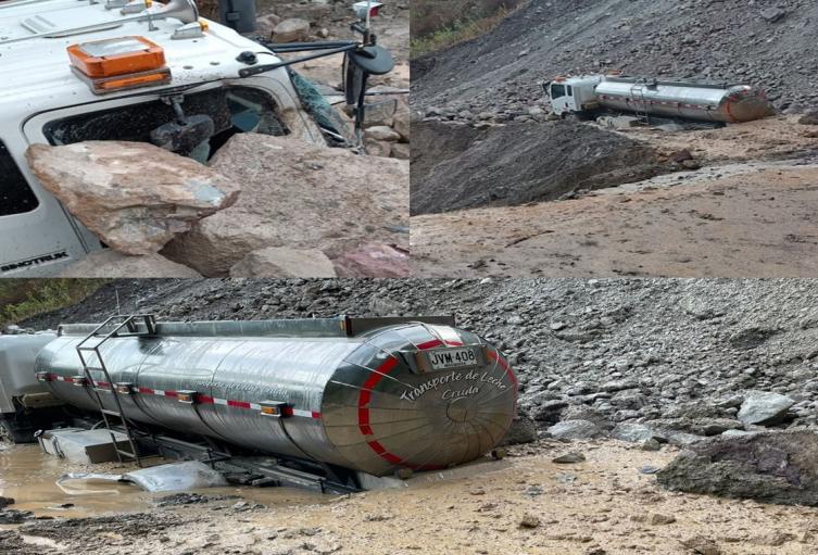 Un vehículo de carga pesada que transportaba leche, quedó atrapado por un deslizamiento en Playarica, Roncesvalles