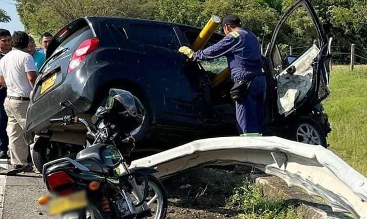 Tres personas heridas y una muerta dejó grave accidente en la vía de Saldaña