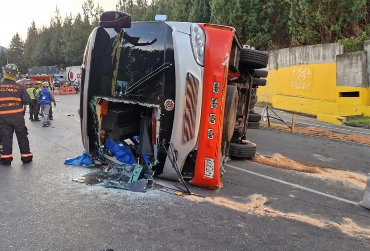 Fueron identificadas las víctimas del terrible accidente del bus de la empresa Flota Magdalena en la Línea