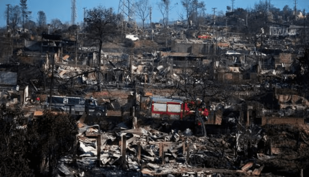 Chile enfrenta devastadores incendios forestales, la peor catástrofe desde el terremoto de 2010