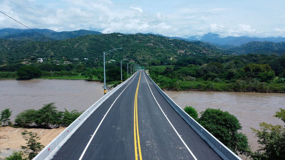 Inversión pública nacional se ha concentrado en las vías 4G de Antioquia y Bogotá: presidente Gustavo Petro