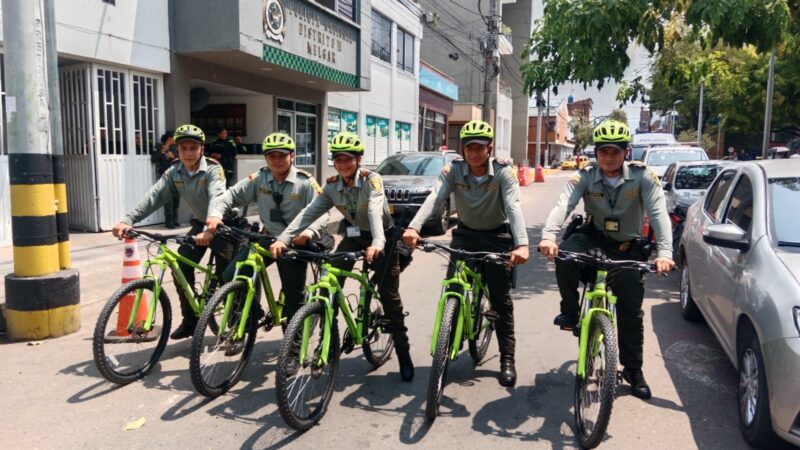 Policía del Tolima despliega un grupo de Turismo en bicicleta por las calles de Melgar para garantizar seguridad durante la Semana Santa