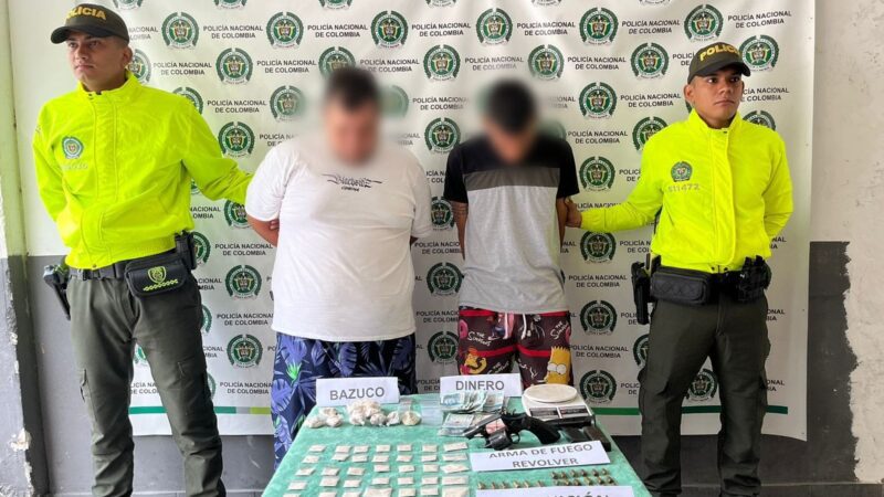 Mediante 04 diligencias de allanamiento y registro se logró la captura de “el chivo” y “porky” a quienes se les incautó un arma de fuego, proveedores, municiones, estupefacientes y dinero de diferentes denominaciones