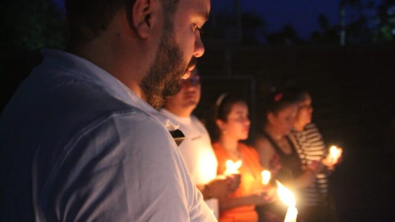 Luis Carlos Amézquita encabeza emotivo homenaje a víctimas del conflicto en Lérida