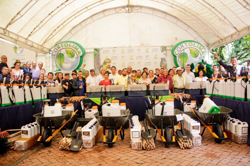 Más de 200 ONG recibieron kits de dotación y herramientas de Cortolima
