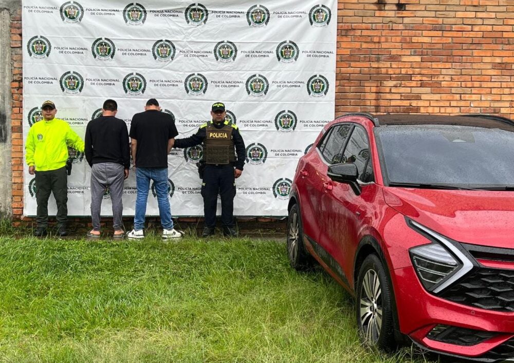 CAPTURADOS CON DOS TERNEROS AL INTERIOR DE UNA CAMIOMETA DE GAMA ALTA EN PITALITO