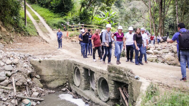 A buena marcha avanza construcción de colector de aguas residuales sobre el río Chipalo