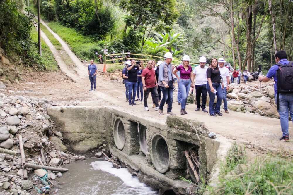 A buena marcha avanza construcción de colector de aguas residuales sobre el río Chipalo