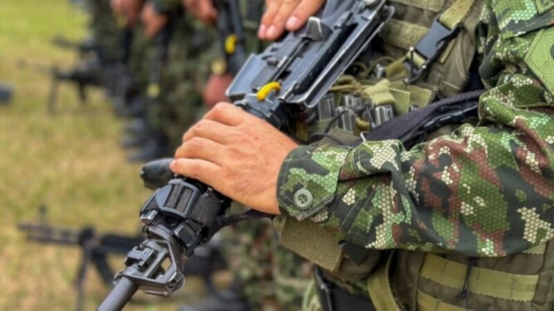 Hombres armados robaron víveres, fusiles y vehículo del Ejercito Nacional