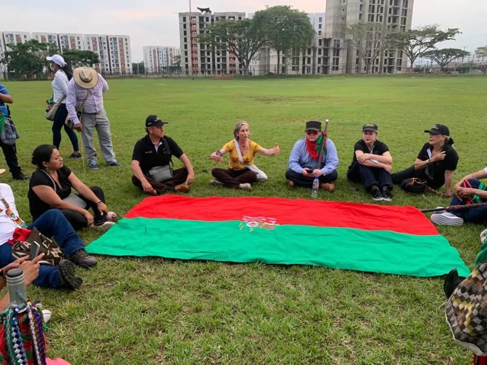 Los indígenas no se irán de un parque en Bogotá si el gobierno no muestra el decreto que pactaron en los diálogos