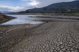 Agua en Bogotá: Preparan resolución para cobrar más por exceso en el consumo