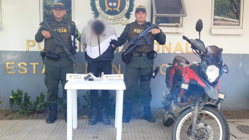 En vías de natagaima, tránsito de la policía tolima logró la captura de un sujeto, la incautación de una pistola e inmovilización de una motocicleta.