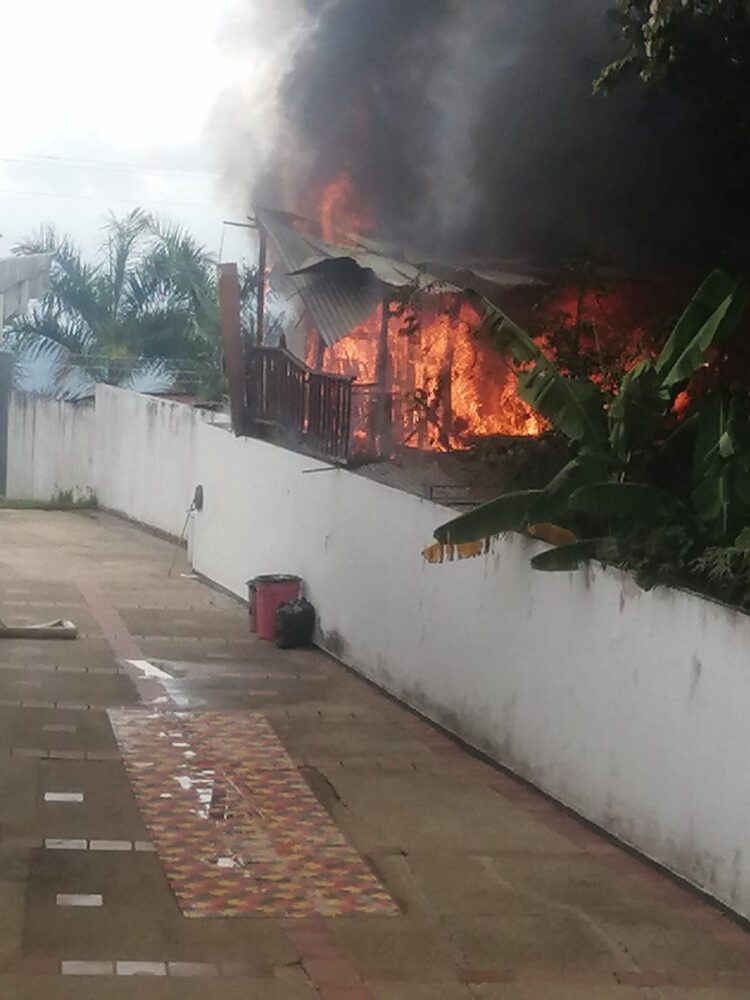 Incendio🔥Niños del CDI en Icononzo evacuados a tiempo por grave incendio