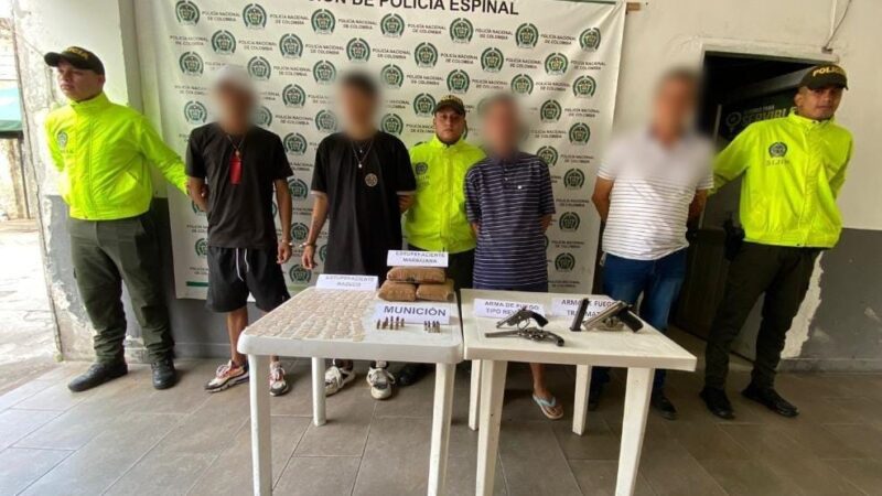 EN EL ESPINAL Y CHICORAL, OPERATIVO DE IMPACTO DESARROLLADO POR LA POLICÍA TOLIMA PERMITIÓ LA CAPTURA EN FLAGRANCIA DE CUATRO SUJETOS Y LA INCAUTACIÓN DE ARMAS DE FUEGO, MUNICIONES Y ESTUPEFACIENTES.