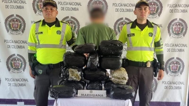 Capturan a jóven con 16 kilos de marihuana en su equipaje: viajaba en bus de servicio público