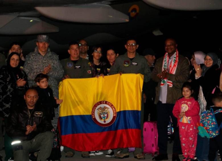 Colombia repatría a 105 ciudadanos desde Líbano en segundo vuelo humanitario