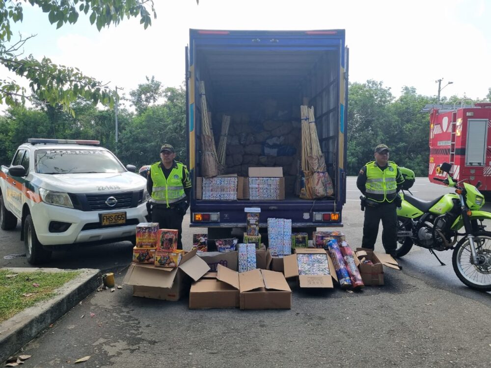 Policía Tolima con el escuadrón “anti pólvora” entrega balance con la incautación de más de 2.355 kilos de material pirotécnico durante esta época de fin de año.