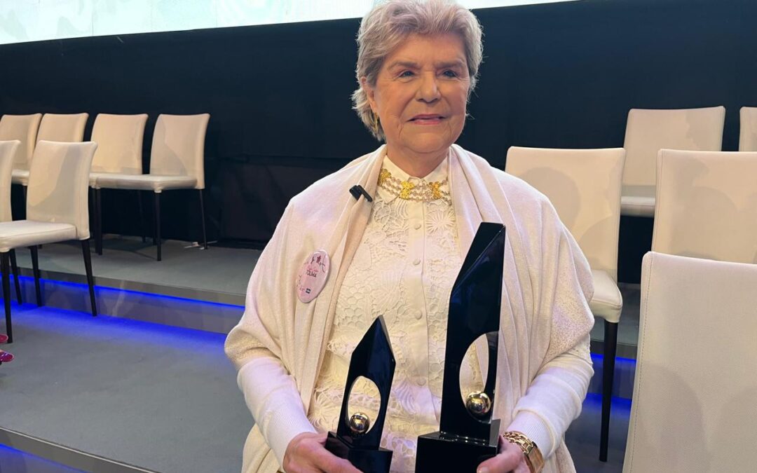 Mujer Cafam Tolima recibe mención especial del Jurado Nacional por la grandeza e impacto de su obra cultural