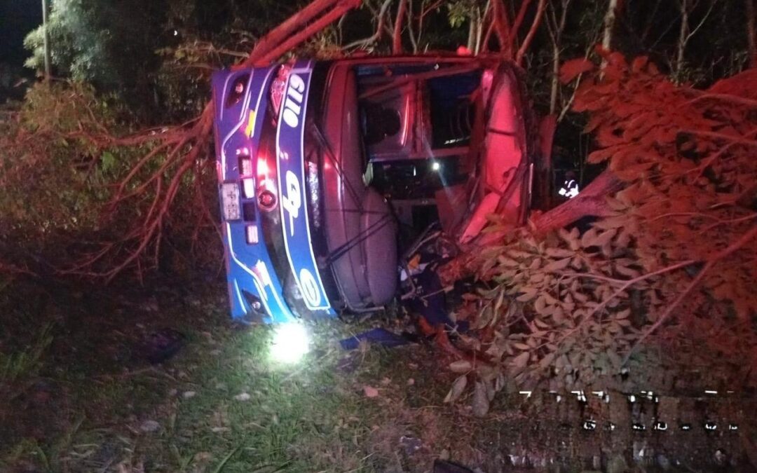 tolima 🚨 Trágico accidente en la vía Ibagué – Bogotá deja tres personas fallecidas