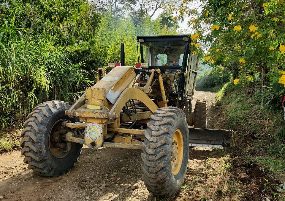 Mina El Gran Porvenir impulsa el mejoramiento vial en zonas rurales del Líbano
