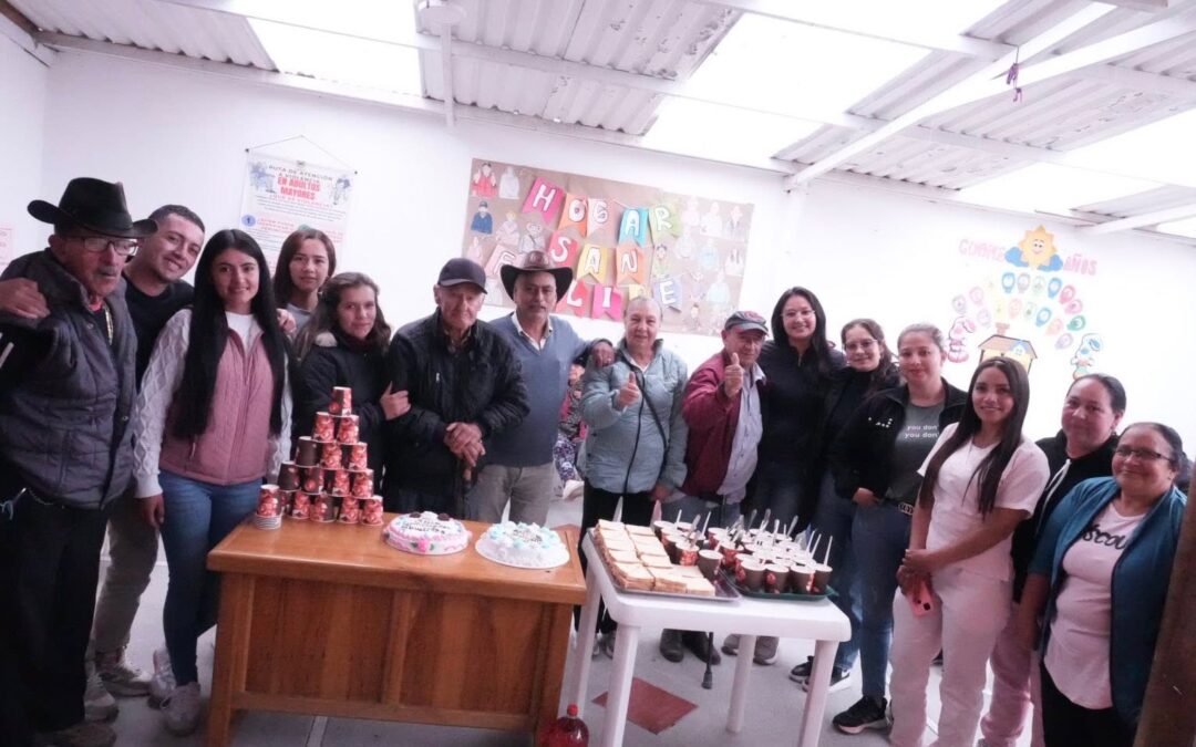 ¡Somos muy felices de poder celebrarle un nuevo año a nuestros abuelitos!