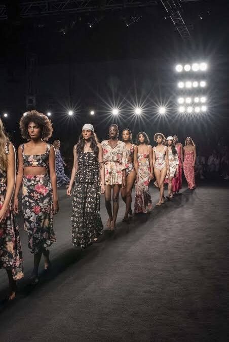 Medellín vuelve a ser la capital de la moda con el inicio de Colombiamoda 2026